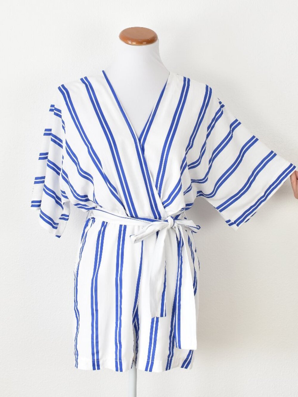 VICI Lissandra Striped Belted Romper NEW - M - Picture 2 of 10